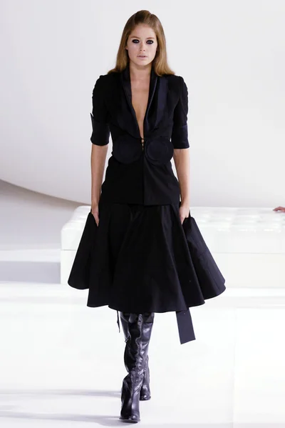 Look 30